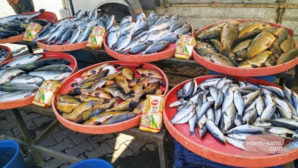 Деринкую рыбный рынок