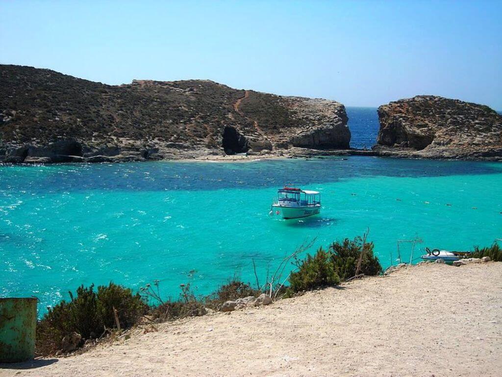 Пляж Голден бой на Мальте