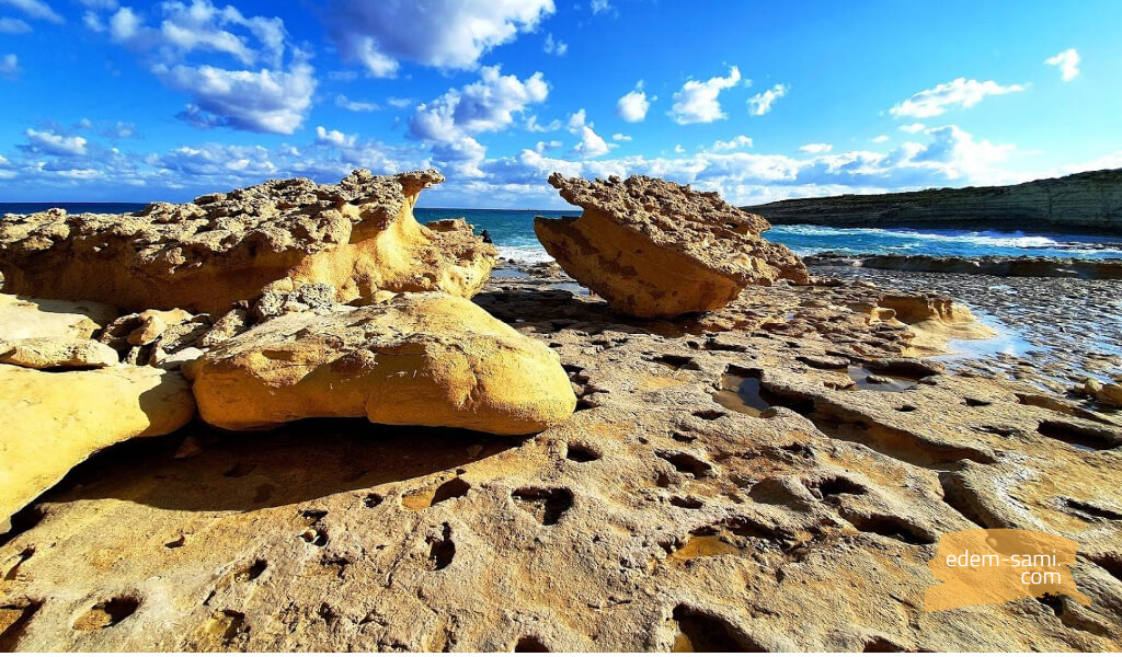 Мальта море и камни