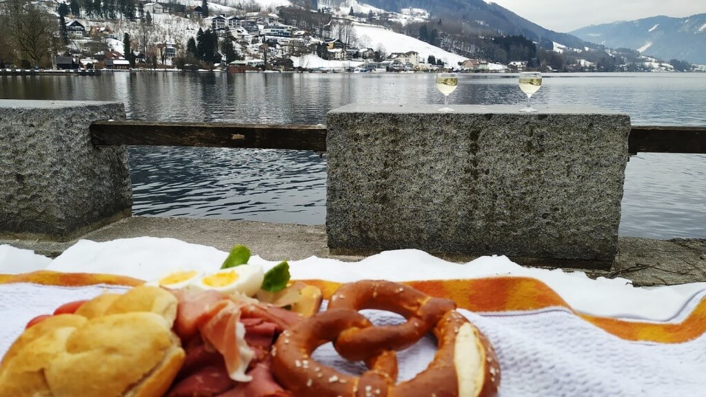 Австрия зимой пикник на озере